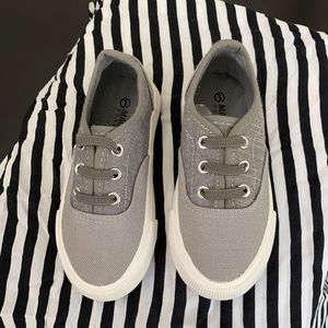 Magellan Outdoors gray canvas boys sneaker 8T